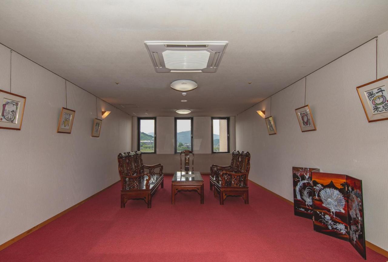 Yufuin Hotel Shuhokan Екстериор снимка