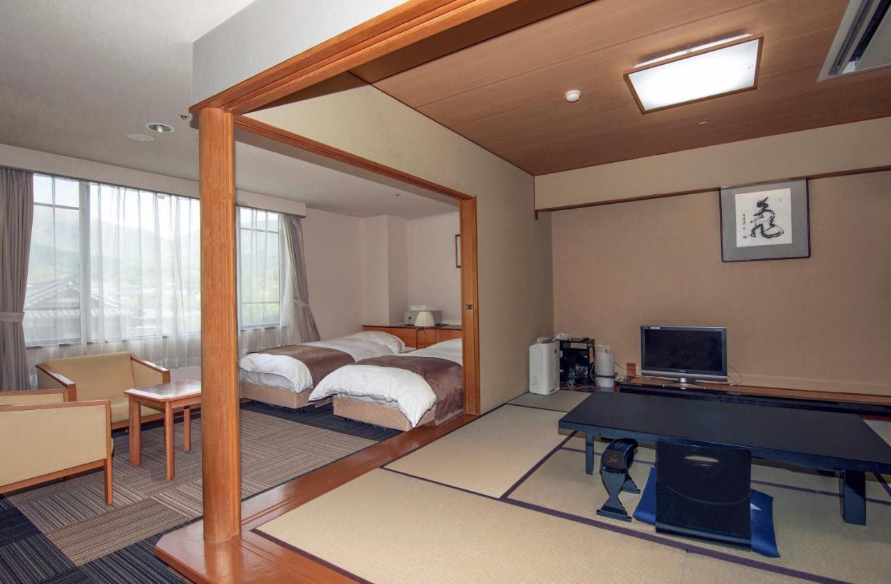 Yufuin Hotel Shuhokan Екстериор снимка